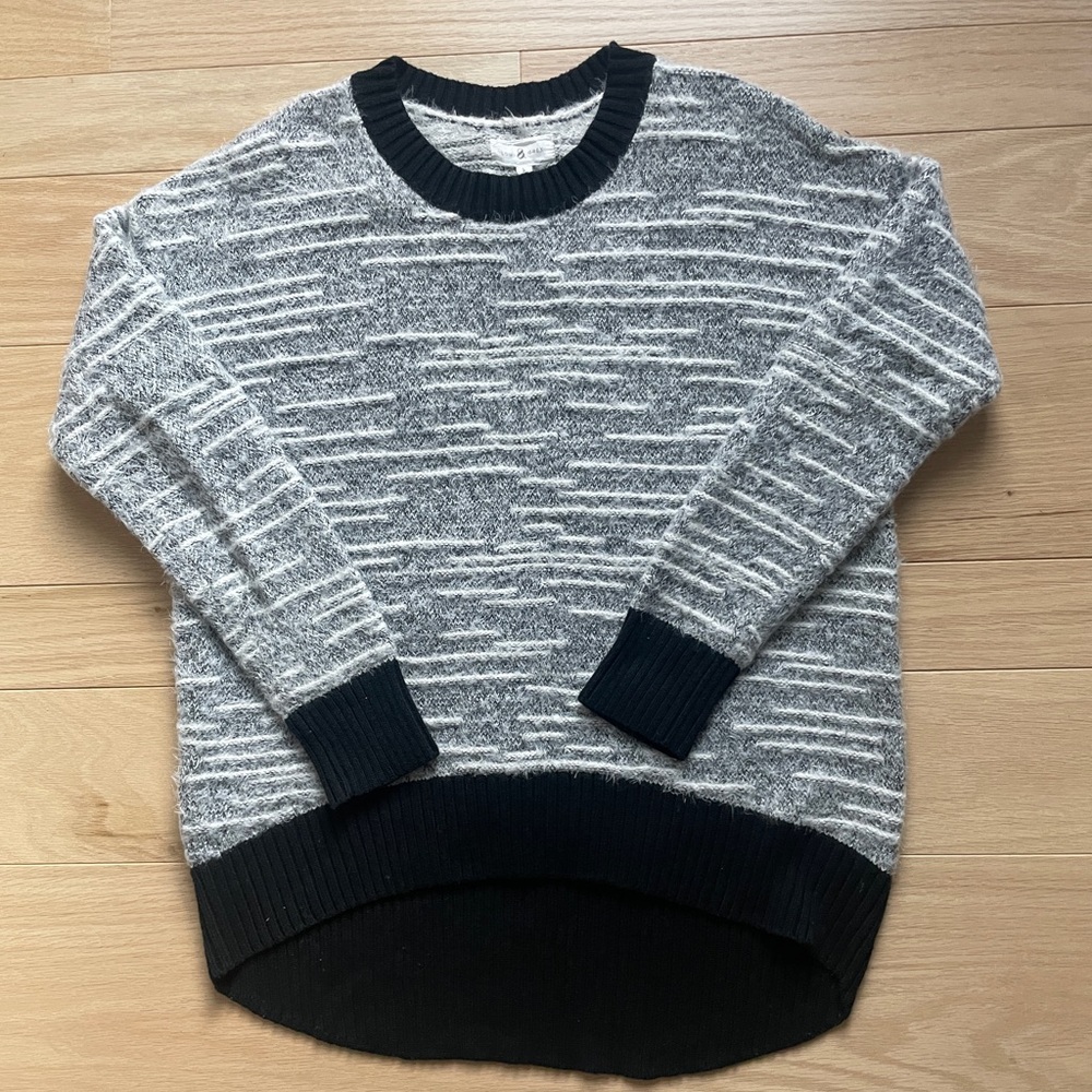 Lou & Grey Size Small Long Sleeve Black & White Crew Neck Sweater